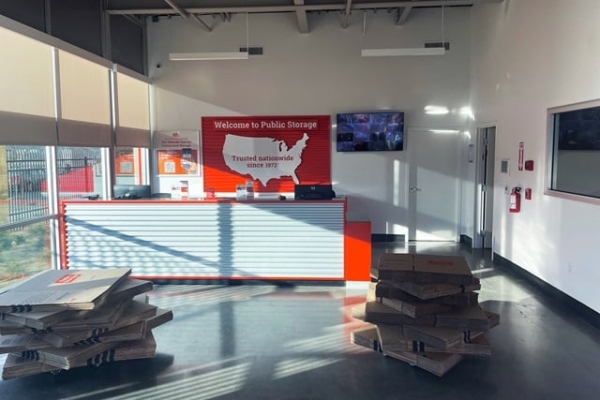 Facility photo: //images.sparefoot.com/medium/238676693834fee47f7.jpg