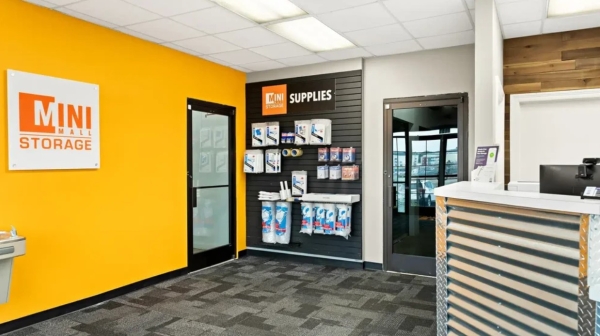Facility photo: //images.sparefoot.com/medium/23869368d6c75abc391.jpg