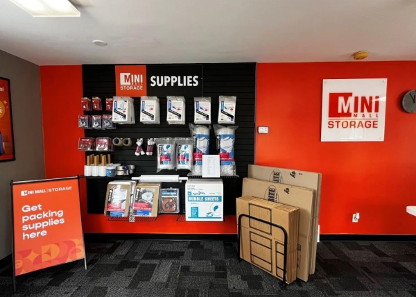 Facility photo: //images.sparefoot.com/medium/23870068d6c9360105d.jpg
