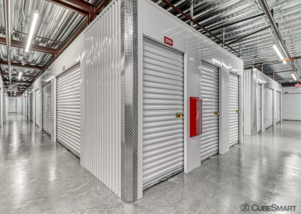 Facility photo: //images.sparefoot.com/medium/238707686f6c2bc1c29.jpg