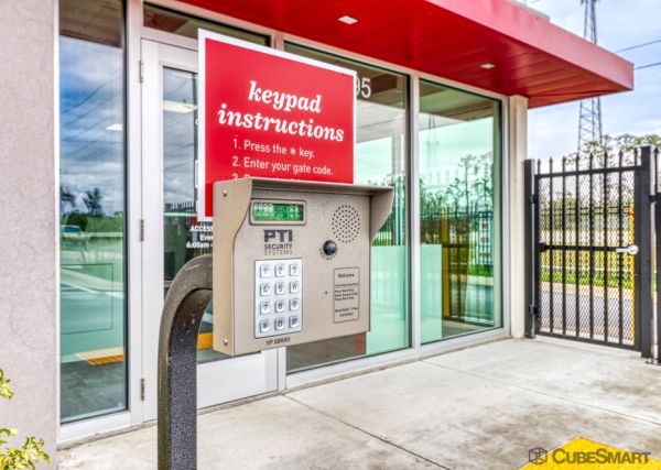 Facility photo: //images.sparefoot.com/medium/23870769fc3f6f7f538.jpg