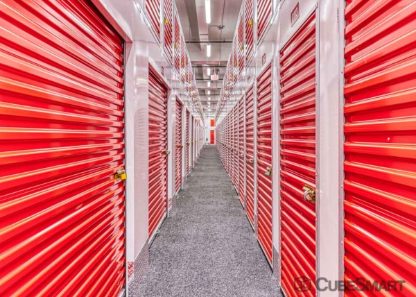 Facility photo: //images.sparefoot.com/medium/238709688348b62ff34.jpg