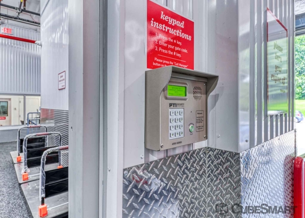 Facility photo: //images.sparefoot.com/medium/238709688b2ce70a453.jpg