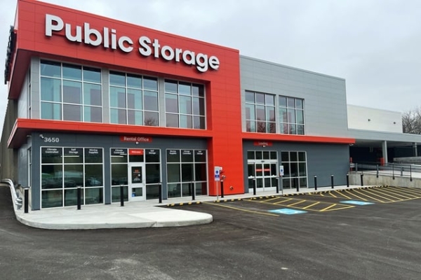 Facility photo: //images.sparefoot.com/medium/23871569e3840078840.jpg