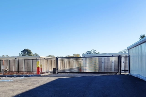 Facility photo: //images.sparefoot.com/medium/238718693981da65d3d.jpg