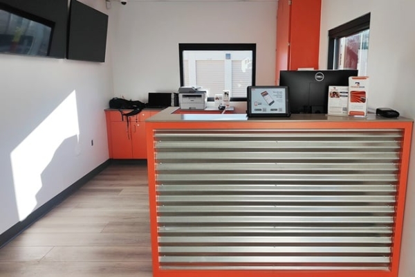 Facility photo: //images.sparefoot.com/medium/2387186970e3f7339e6.jpg