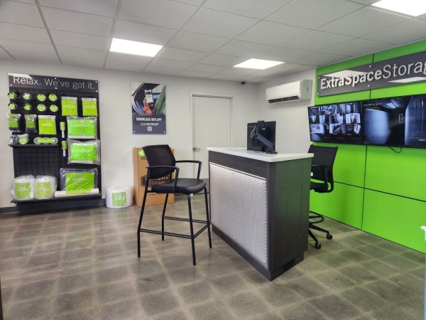 Facility photo: //images.sparefoot.com/medium/23873169d64412cbd6a.jpg