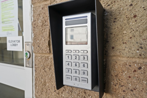 Facility photo: //images.sparefoot.com/medium/23873569943141e9d7e.jpg