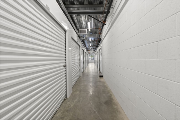 Facility photo: //images.sparefoot.com/medium/23873569943144ae42e.jpg