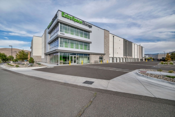 Facility photo: //images.sparefoot.com/medium/238749699430f51ea57.jpg