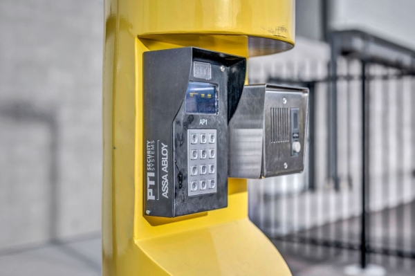 Facility photo: //images.sparefoot.com/medium/238749699430f5f37de.jpg