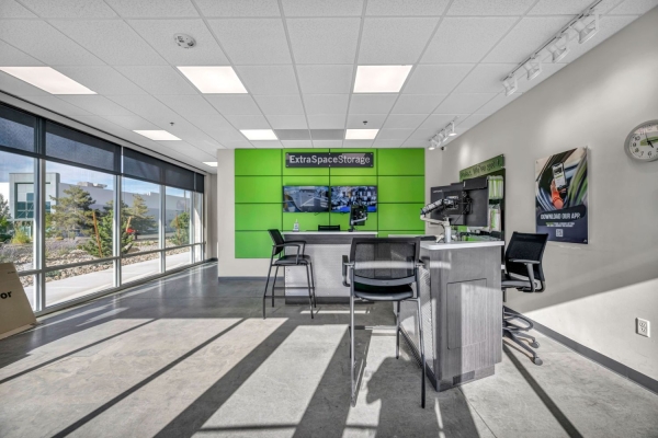 Facility photo: //images.sparefoot.com/medium/238749699430f6cd2ab.jpg