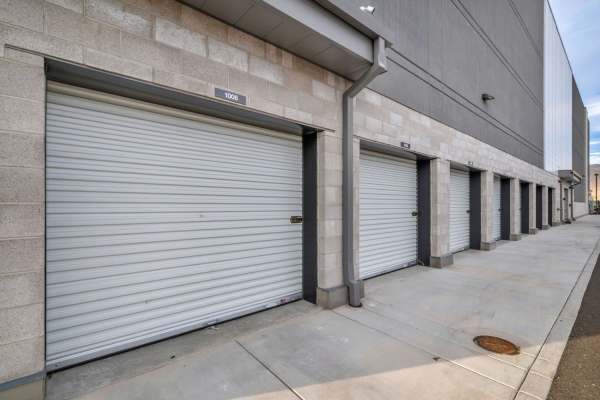 Facility photo: //images.sparefoot.com/medium/238749699430f7ba9e0.jpg