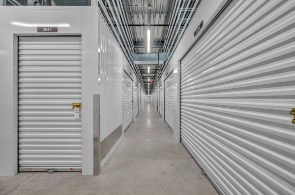 Facility photo: //images.sparefoot.com/medium/238749699430f896761.jpg