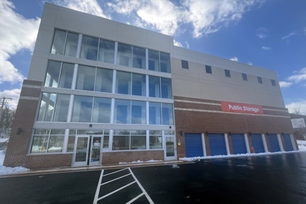 Facility photo: //images.sparefoot.com/medium/23876369e628180ea93.jpg