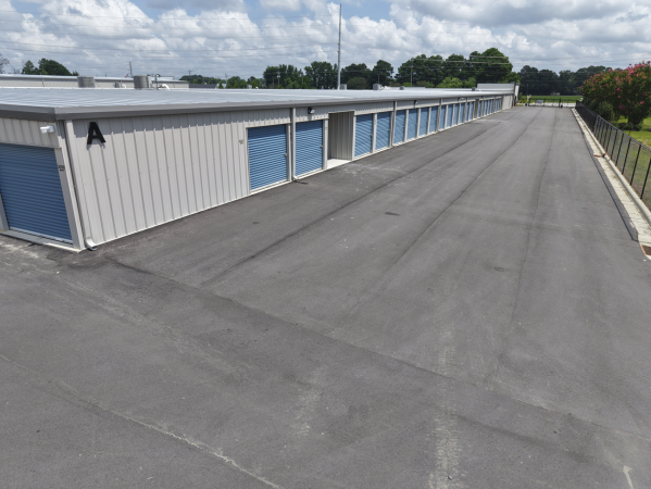 Facility photo: //images.sparefoot.com/medium/2387666887ce4fc02c3.png