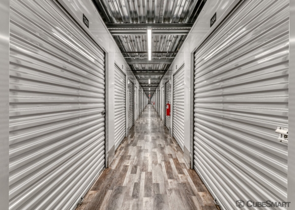 Facility photo: //images.sparefoot.com/medium/23877968946c1825a62.jpg