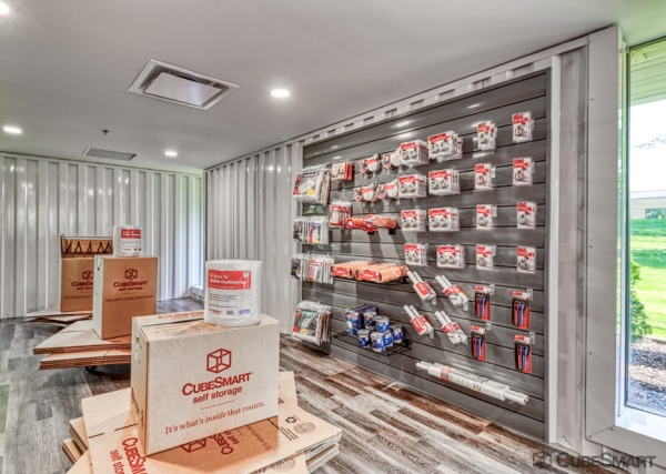 Facility photo: //images.sparefoot.com/medium/23877969fc4b688542b.jpg