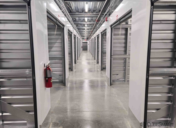 Facility photo: //images.sparefoot.com/medium/238780690332b907c13.jpg