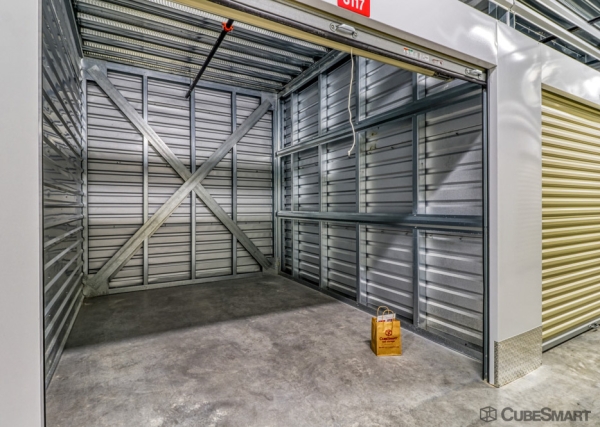 Facility photo: //images.sparefoot.com/medium/23878069f709b42ba47.jpg