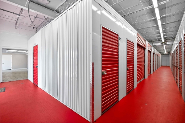 Facility photo: //images.sparefoot.com/medium/23883269cfcef5229b4.jpg