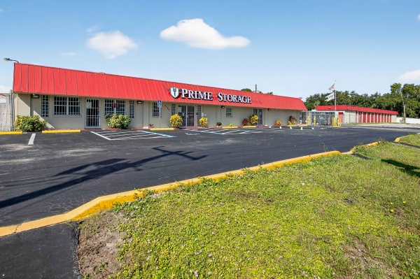 Facility photo: //images.sparefoot.com/medium/23883269cfcf10dbfb6.jpg