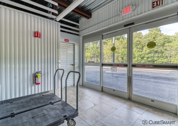 Facility photo: //images.sparefoot.com/medium/238860691ede9f08d46.jpg