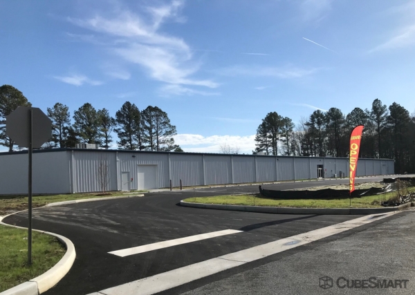 Facility photo: //images.sparefoot.com/medium/2388616903201be9927.jpg