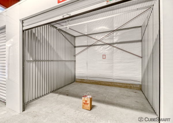 Facility photo: //images.sparefoot.com/medium/23886169393dfb76039.jpg