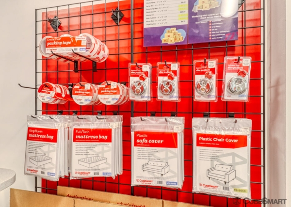 Facility photo: //images.sparefoot.com/medium/238861693d2bc397749.jpg