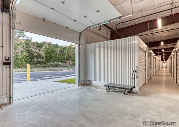 Facility photo: //images.sparefoot.com/medium/23886169f5adf6495d0.jpg