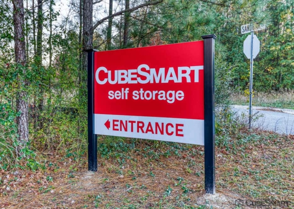 Facility photo: //images.sparefoot.com/medium/23886169f5adf8be804.jpg