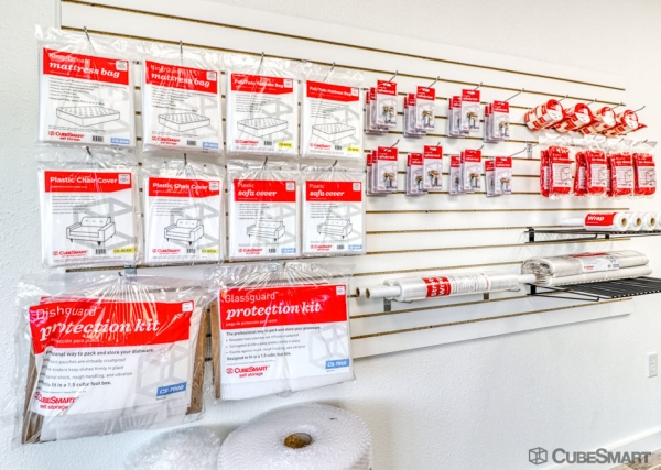 Facility photo: //images.sparefoot.com/medium/2388906894866ed006f.jpg