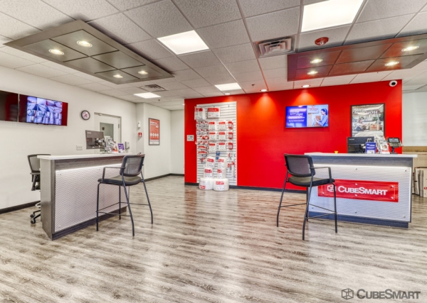 Facility photo: //images.sparefoot.com/medium/23889168948673421cb.jpg
