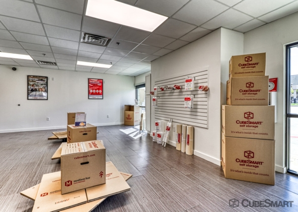 Storage Units at CubeSmart Self Storage TX Arlington Debbie Lane - 700 Debbie Lane