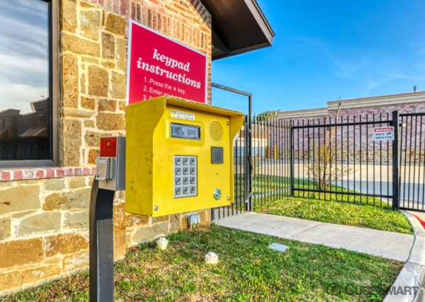 Storage Units at CubeSmart Self Storage TX Arlington W Pleasant Ridge Rd - 2130 West Pleasant Ridge Road