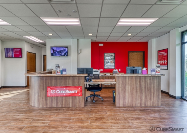 Facility photo: //images.sparefoot.com/medium/23889668835367e0977.jpg