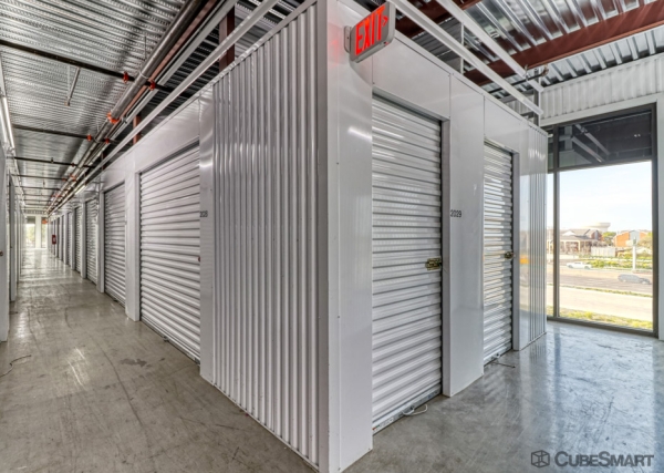 Facility photo: //images.sparefoot.com/medium/2388966883536a495a5.jpg