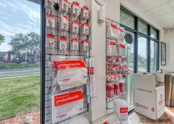 Storage Units at CubeSmart Self Storage TX Dallas Gannon Ln - 4205 Gannon Lane