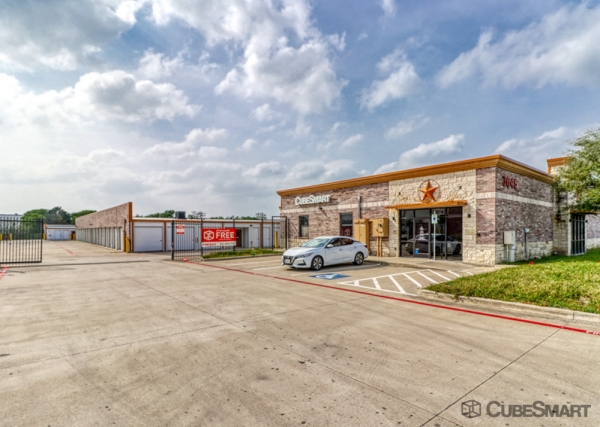 Facility photo: //images.sparefoot.com/medium/238898688b3d6b08c77.jpg