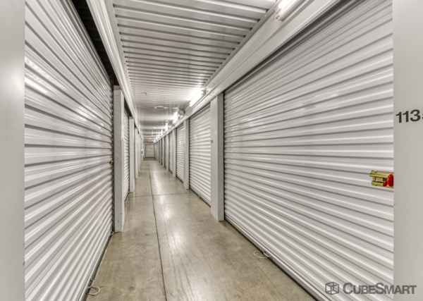 Facility photo: //images.sparefoot.com/medium/2388986890737f131f3.jpg