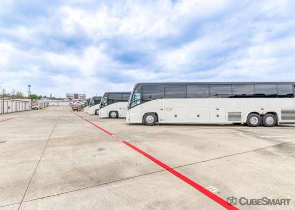 Facility photo: //images.sparefoot.com/medium/238899693d4658eb630.jpg