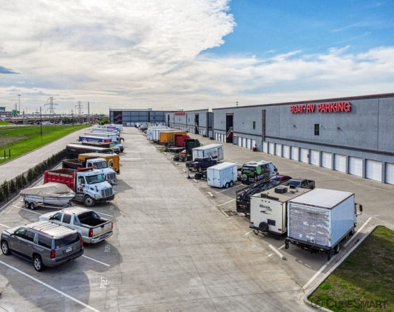 Storage Units at CubeSmart Self Storage - TX Plano N Avenue - 525 N Avenue