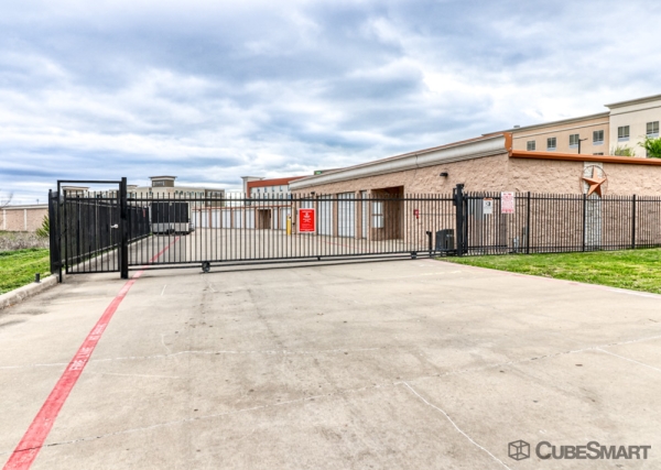 Facility photo: //images.sparefoot.com/medium/23890269f71375309f3.jpg