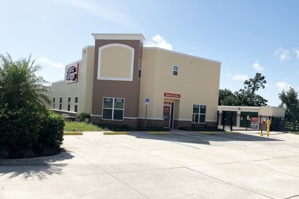 Facility photo: //images.sparefoot.com/medium/2389066a0c66c85f848.jpg