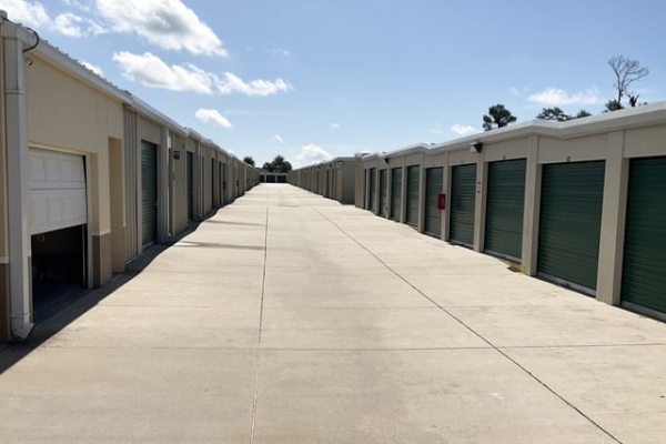 Facility photo: //images.sparefoot.com/medium/2389066a0c66c9113c1.jpg