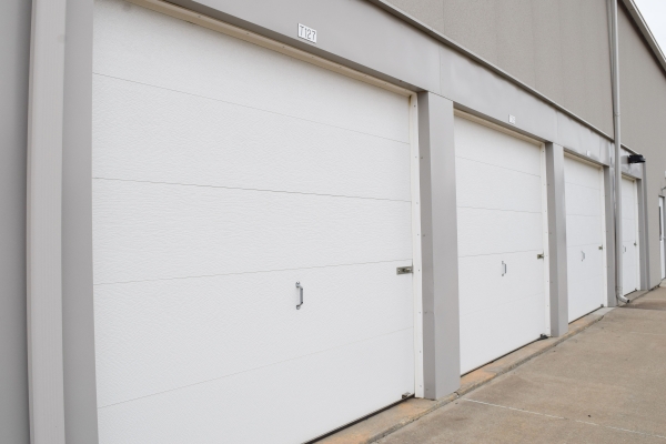 Facility photo: //images.sparefoot.com/medium/23890968f7fe92a6658.jpg