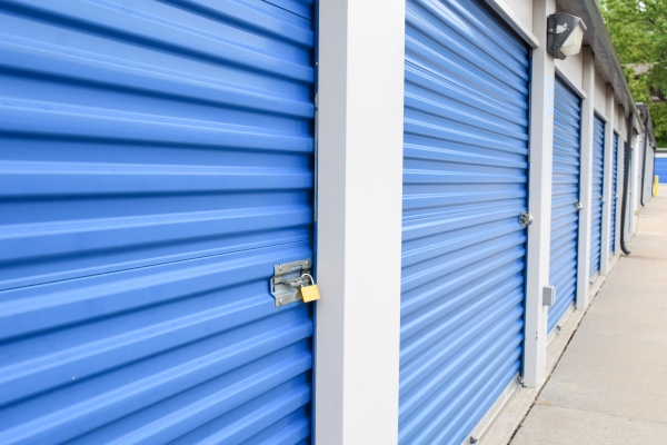 Facility photo: //images.sparefoot.com/medium/23890968f7fe99adce5.jpg