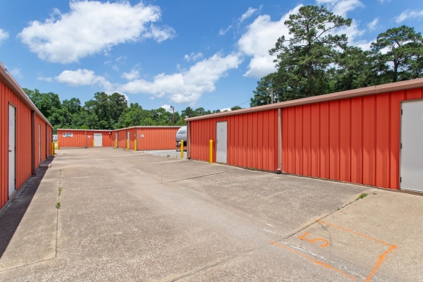 Facility photo: //images.sparefoot.com/medium/2389186883e122e360b.jpg