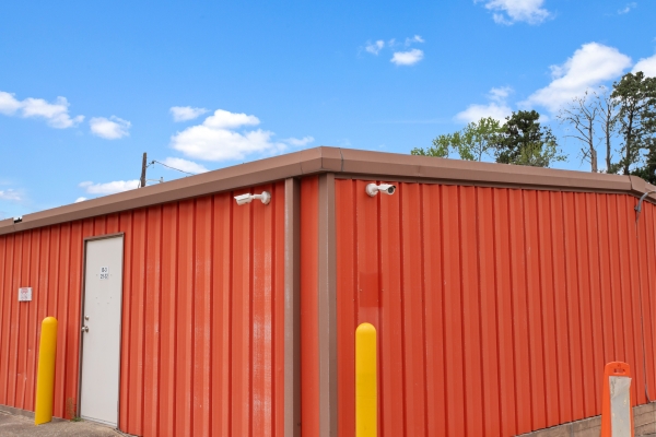 Facility photo: //images.sparefoot.com/medium/2389186883e1477ca15.jpg